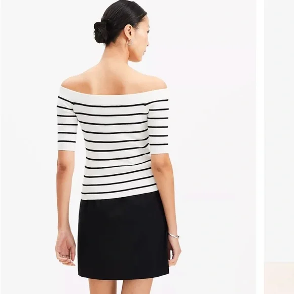 Loft of the shoulder sweater like new - Picture 2 of 4